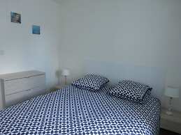 Apartment Near the Beach in Ploulec'h