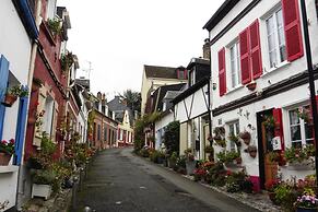 Semi-detached House, Rieux