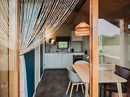 Atmospheric Lodge With Unobstructed View, Located in Beautiful Drenthe