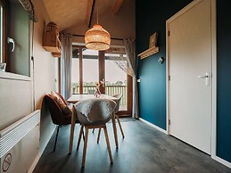 Atmospheric Lodge With Unobstructed View, Located in Beautiful Drenthe
