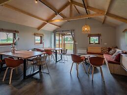Atmospheric Lodge With Unobstructed View, Located in Beautiful Drenthe