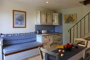 Holiday Cottage With Private Terrace, Bellegarde