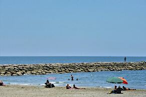 Holiday Cottage With Private Terrace, Bellegarde