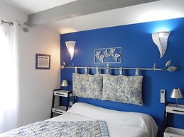 Holiday Cottage With Private Terrace, Bellegarde