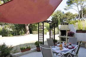 Holiday Cottage With Private Terrace, Bellegarde
