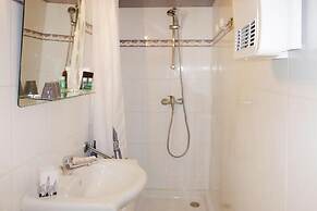 Holiday Cottage With Private Terrace, Bellegarde