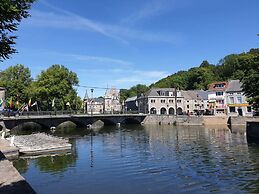 Fine Chalet With Microwave Located in the Ardennes