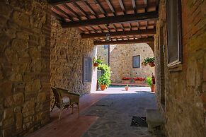 Borgo Collelungo, Apartments in Montaione