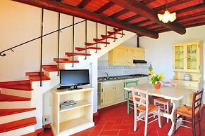Borgo Collelungo, Apartments in Montaione