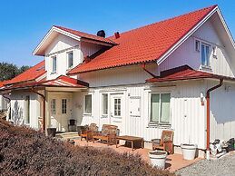5 Person Holiday Home in Klovedal