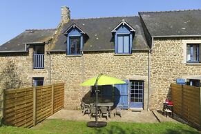 Terraced House, St Meloir des Ondes