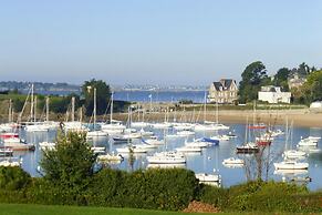 Terraced House, St Meloir des Ondes