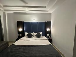 Goroomgo Chandigarh Grand and Banquet