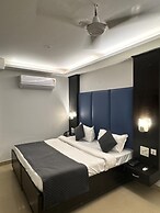 Goroomgo Chandigarh Grand and Banquet