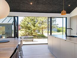 5 Star Holiday Home in Romo