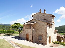 Rustic Holiday Home in Corciano With Swimming Pool