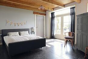 Apartment With Terrace With Sufficient Garden