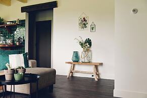 Apartment With Terrace With Sufficient Garden