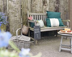 Apartment With Terrace With Sufficient Garden