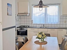 Cosy Bungalow Near the Beach