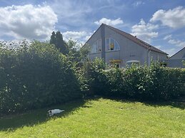 Cosy Bungalow Near the Beach