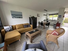 Cosy Bungalow Near the Beach