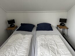 Cosy Bungalow Near the Beach