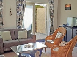 Cosy Bungalow Near the Beach