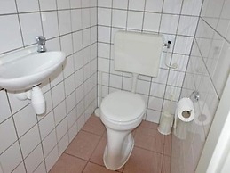 Cosy Bungalow Near the Beach