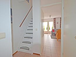 Cosy Bungalow Near the Beach