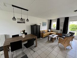 Cosy Bungalow Near the Beach