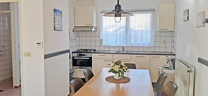 Cosy Bungalow Near the Beach