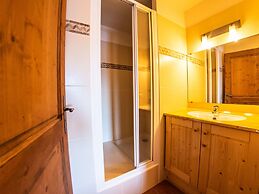 Apartment in Saint-francois-longchamp Near ski