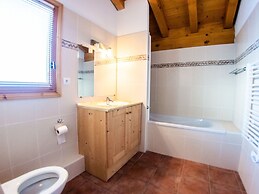Apartment in Saint-francois-longchamp Near ski