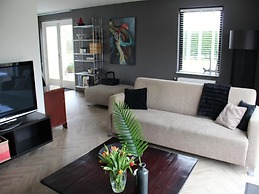 Appealing Bungalow With Garden