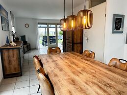 Appealing Bungalow With Garden