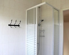 Appealing Bungalow With Garden