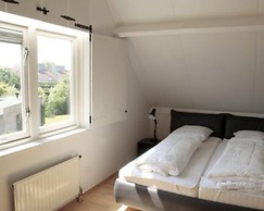 Appealing Bungalow With Garden