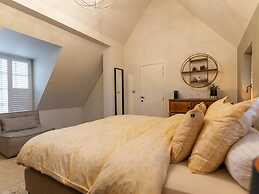 Beautiful Holiday Home in Vlaanderen With Shared Pool