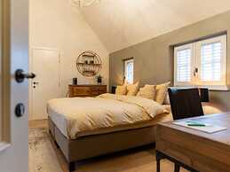Beautiful Holiday Home in Vlaanderen With Shared Pool