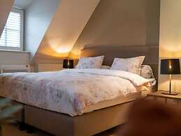Beautiful Holiday Home in Vlaanderen With Shared Pool