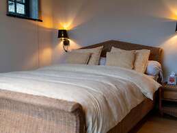 Beautiful Holiday Home in Vlaanderen With Shared Pool