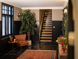 Beautiful Holiday Home in Vlaanderen With Shared Pool