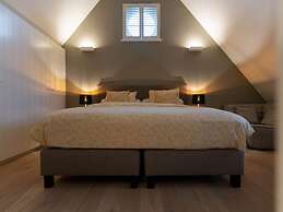 Beautiful Holiday Home in Vlaanderen With Shared Pool