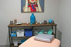 Colourful Holiday Homes Near the Marseillan-plage Beach