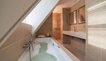 Holiday Home With Whirlpool and Sauna in a Quiet Area in Zeeland