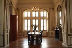 Charming Castle in Serrieres-en-chautagn With Pool