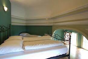 Charming Castle in Serrieres-en-chautagn With Pool