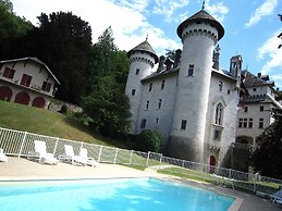 Charming Castle in Serrieres-en-chautagn With Pool