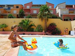 Colorful Apartment With Balcony or Terrace 500m From the sea